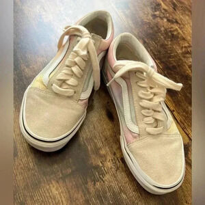 VANS | Women’s Old Skool Aura Shift sneakers. Size: 6.0